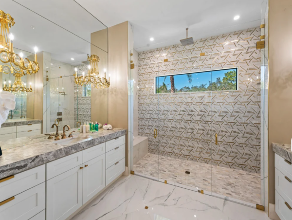 Luxurious 8-Bedroom Vacation Home in Orlando - Private Pool & Resort Amenities